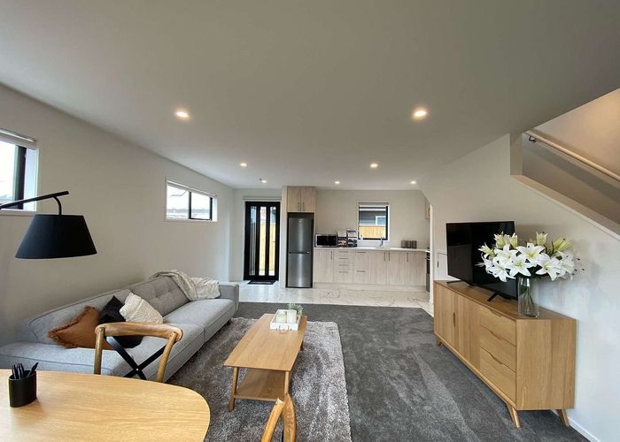 at 4/27 Waiwhetu Road, Waiwhetu, Lower Hutt