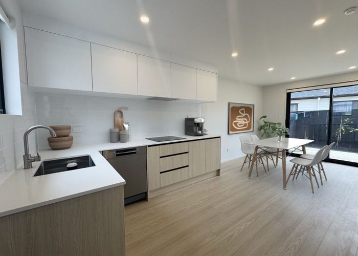  at 8/22 Cleland Crescent, Blockhouse Bay, Auckland City, Auckland
