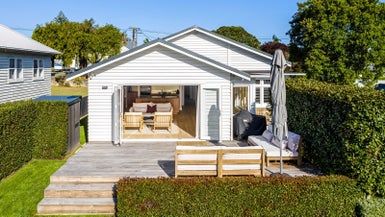  at 51 Smale Street, Point Chevalier, Auckland