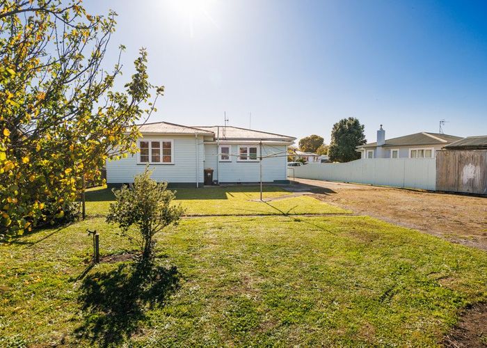  at 14 Belvedere Crescent, Takaro, Palmerston North, Manawatu / Whanganui