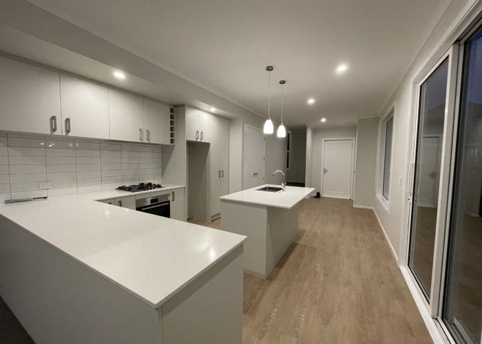  at 16 Koreke Close, Kenepuru, Porirua, Wellington