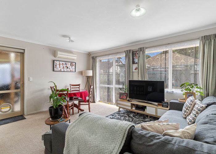  at 96 Holland Road, Fairfield, Hamilton