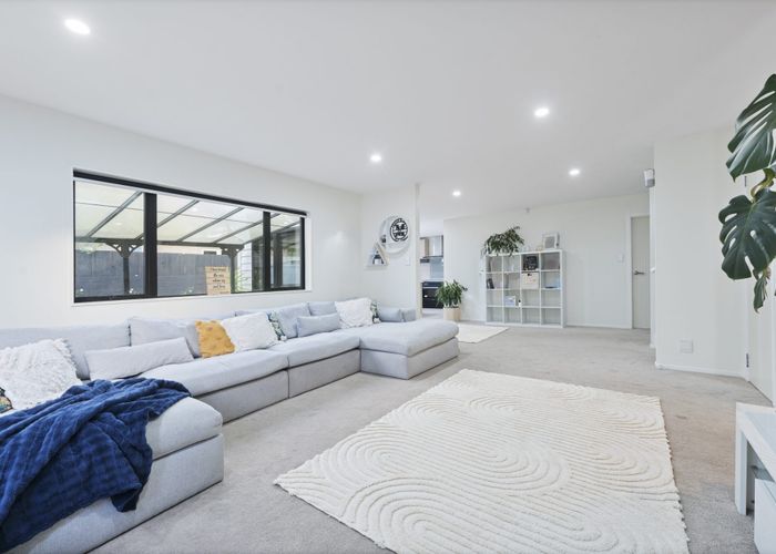 at 5 Dhaka Lane, Ranui, Auckland