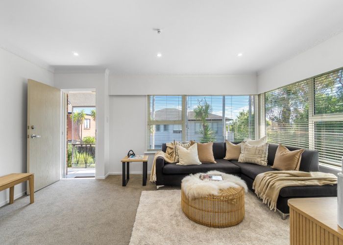  at 3/3 Marsh Avenue, Forrest Hill, North Shore City, Auckland