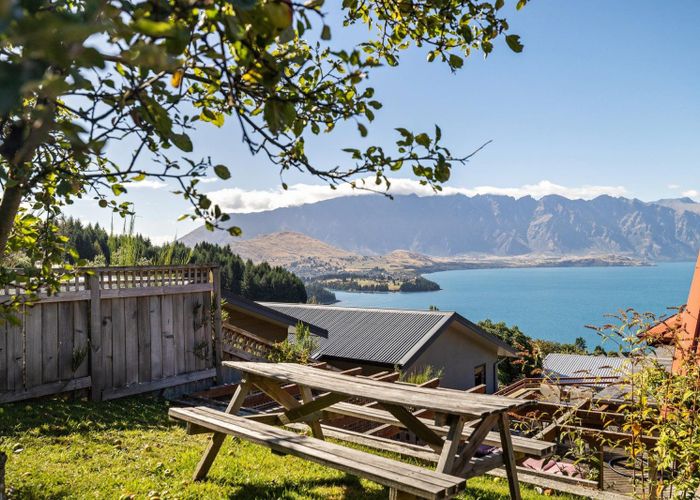  at 48 Wynyard Crescent, Fernhill, Queenstown