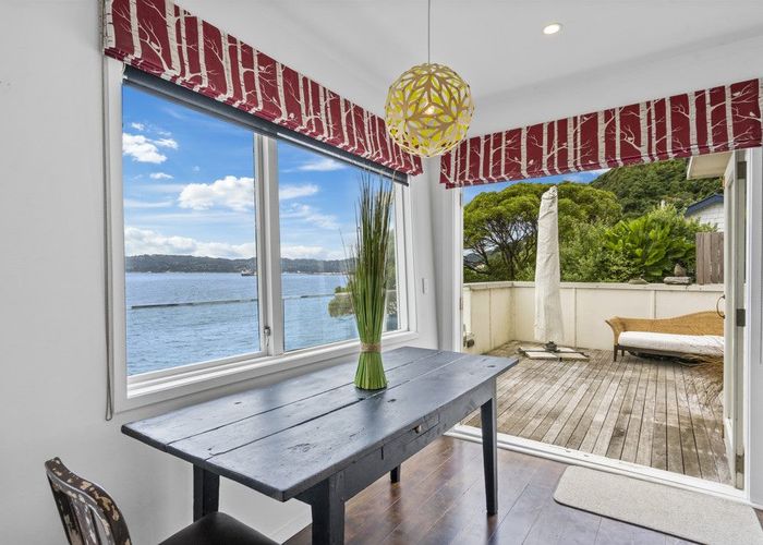  at 515 Marine Drive, Sunshine Bay, Lower Hutt