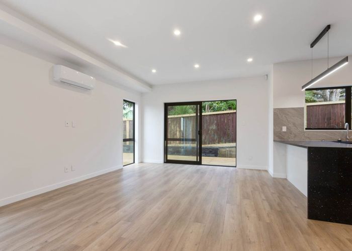  at 2E Ceramco Place, Torbay, North Shore City, Auckland