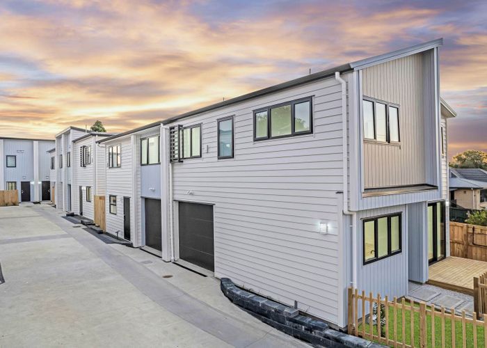  at 8/6 Pah Road, Papatoetoe, Manukau City, Auckland