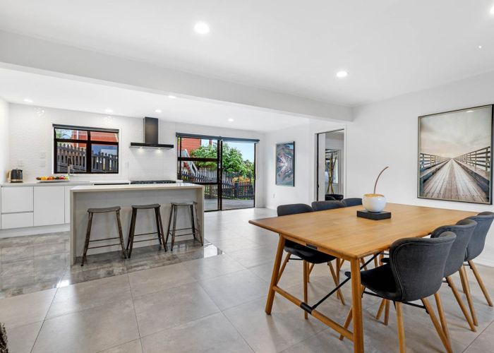  at 135 Sunset Road, Totara Vale, North Shore City, Auckland