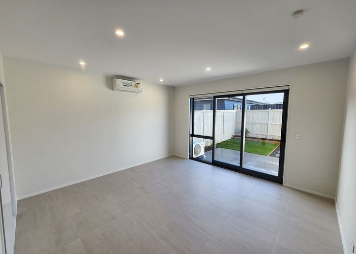  at 18 Pohorama Lane, Conifer Grove, Papakura, Auckland