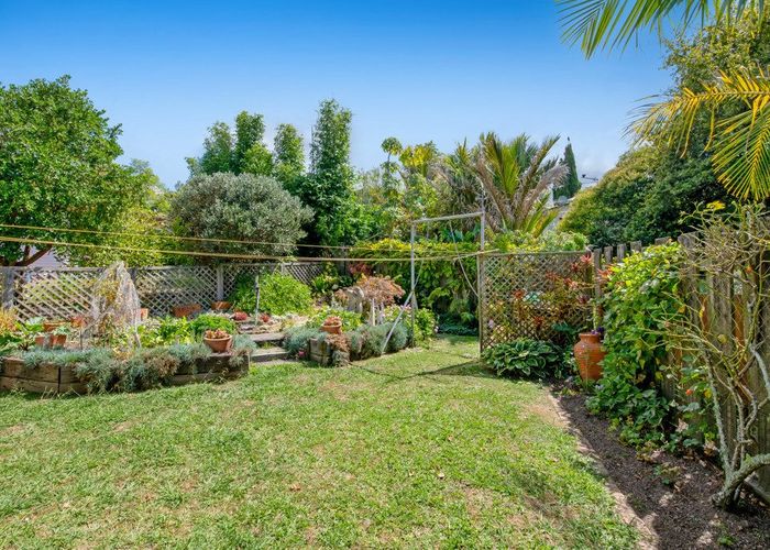  at 7 Park Road, Glenfield, Auckland