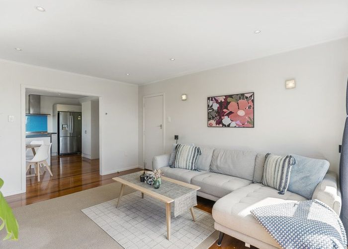  at 19 Kahikatea Grove, Paparangi, Wellington