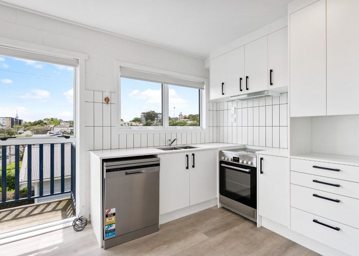  at 2/24 Sherbourne Road, Mount Eden, Auckland City, Auckland