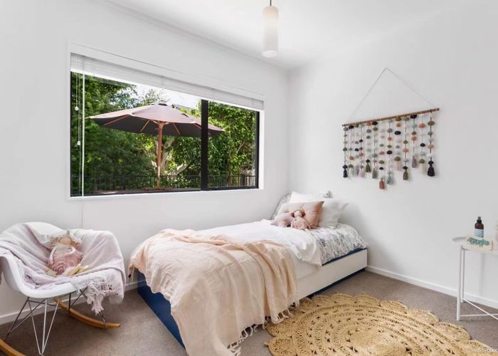  at 2/614 Beach Road, Browns Bay, North Shore City, Auckland