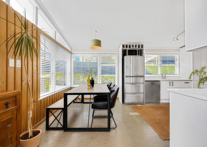  at 6 Valley View Road, Glenfield, North Shore City, Auckland