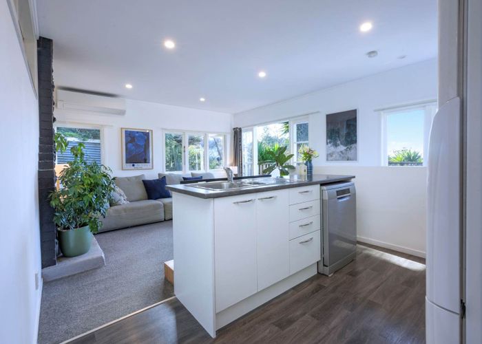  at 19 Kauri Point Road, Laingholm, Waitakere City, Auckland