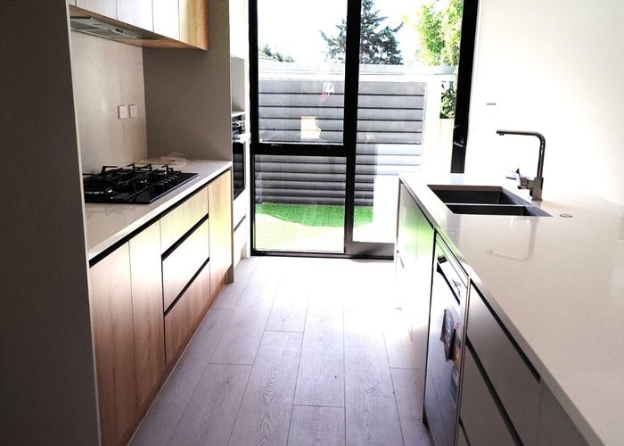  at 4 Chatsworth Crescent, Pakuranga Heights, Manukau City, Auckland