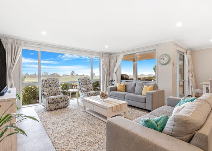  at 16 Ruth Craig Place, Stanmore Bay, Whangaparaoa
