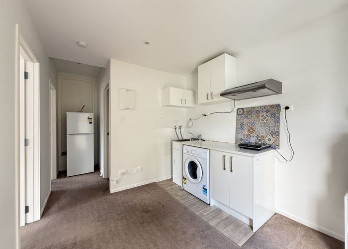  at 471A East Coast Rd, Murrays Bay, North Shore City, Auckland