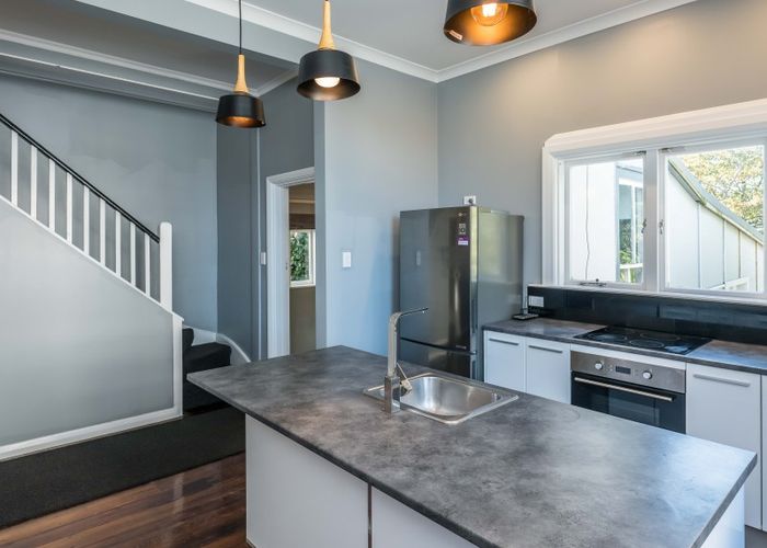  at 6 Newman Terrace, Thorndon, Wellington
