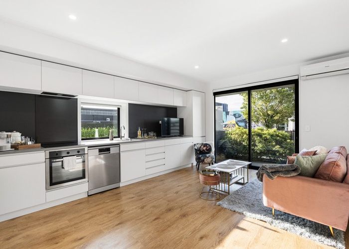  at 1/6 Waverley Street, Sydenham, Christchurch