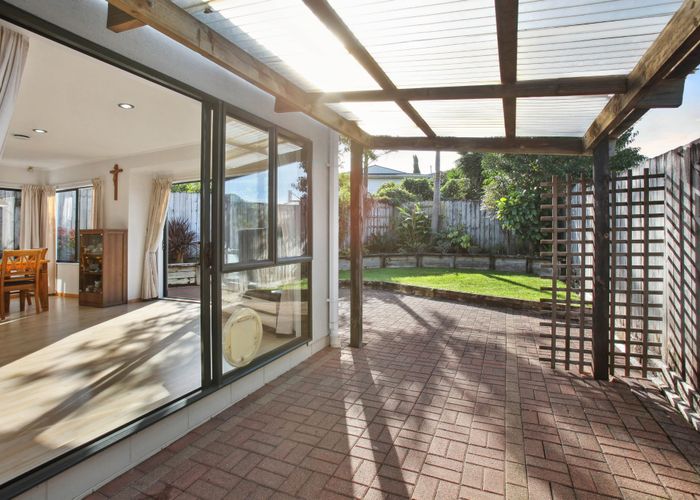  at 2/148 Pigeon Mountain Road, Half Moon Bay, Manukau City, Auckland