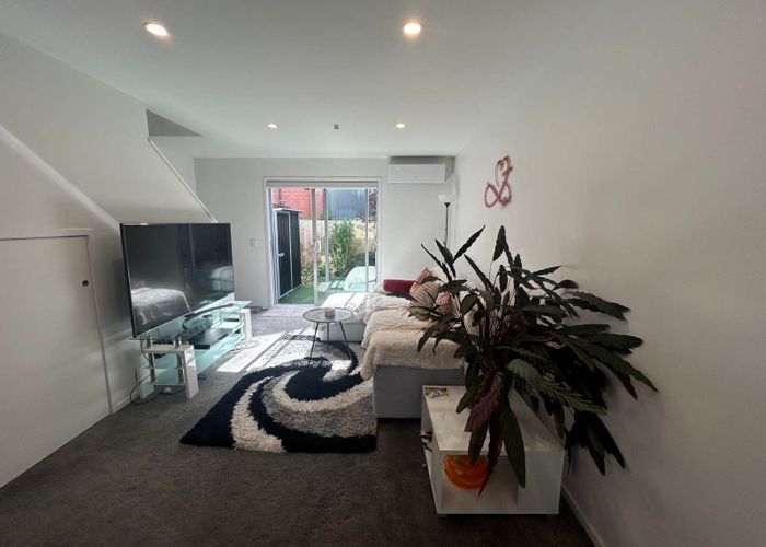  at 9/8 Yeovil Road, Te Atatu Peninsula, Waitakere City, Auckland