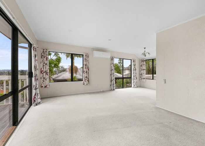  at 18 Van Dyke Place, West Harbour, Waitakere City, Auckland