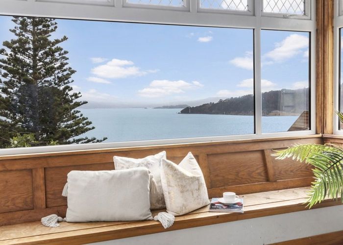  at 118 Te Anau Road, Hataitai, Wellington