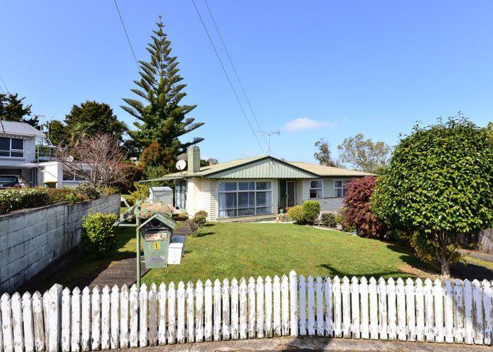  at 1 Kingsway Crescent, Forest Lake, Hamilton