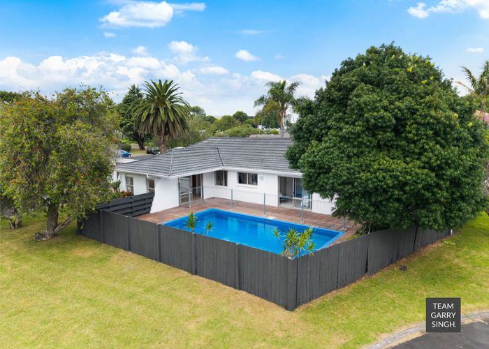  at 2 Pettit Place, Manukau, Manukau City, Auckland