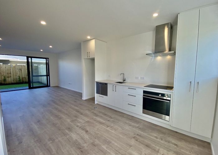  at 5/12 Enderby Drive, Te Atatu Peninsula, Auckland
