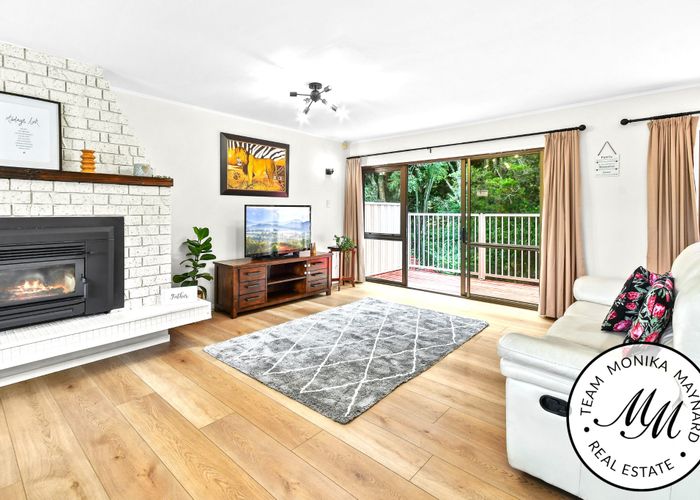  at 8 Deodar Place, Totara Heights, Manukau City, Auckland