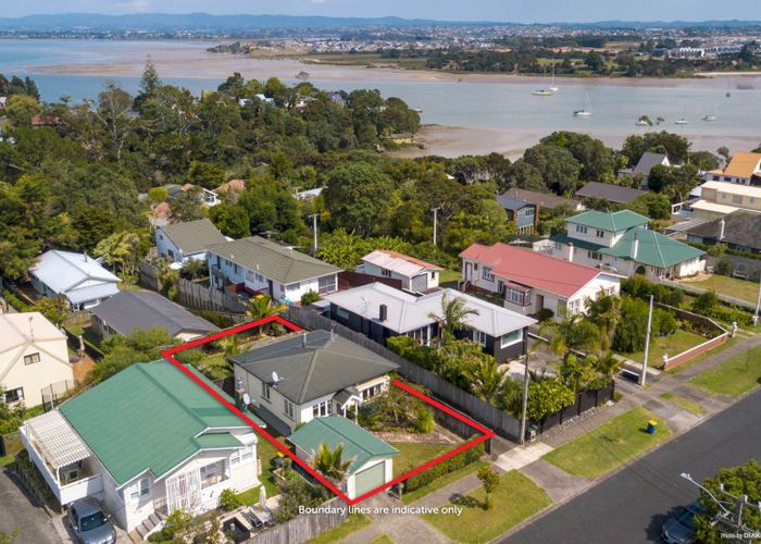  at 1/61 Beach Haven Road, Beach Haven, Auckland