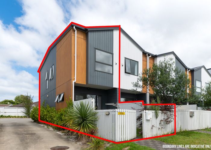  at 3/24 Tara Road, Henderson, Waitakere City, Auckland