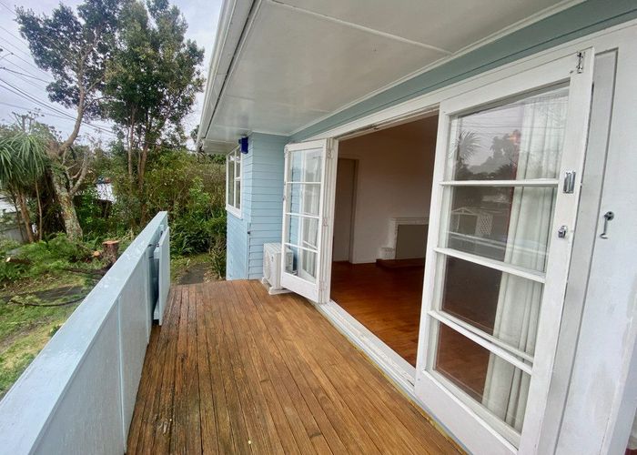  at 64 Selwyn Cres, Forrest Hill, North Shore City, Auckland