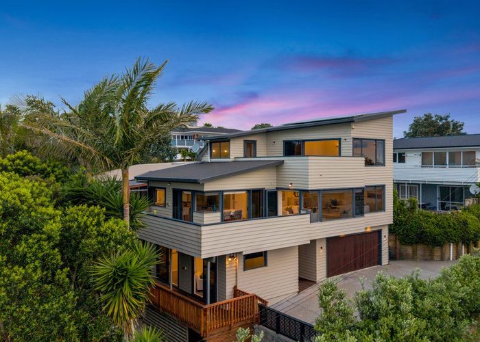  at 32 Gills Road, Bucklands Beach, Auckland