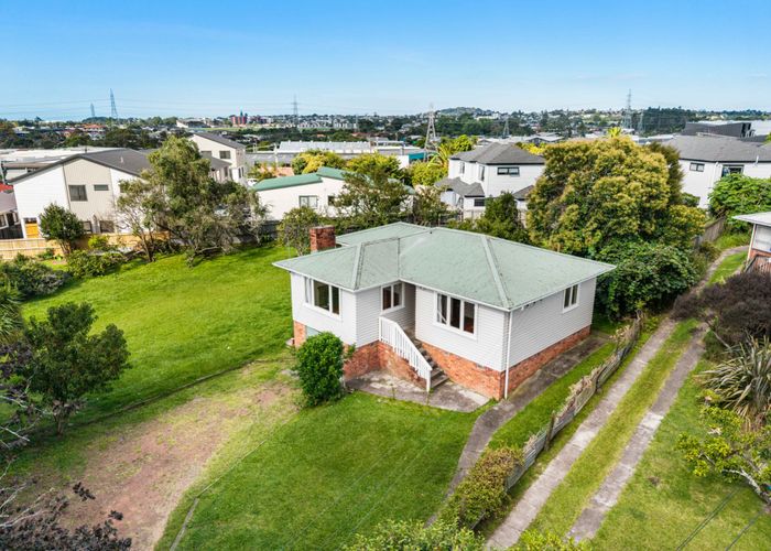  at 27 Reid Road, New Lynn, Waitakere City, Auckland