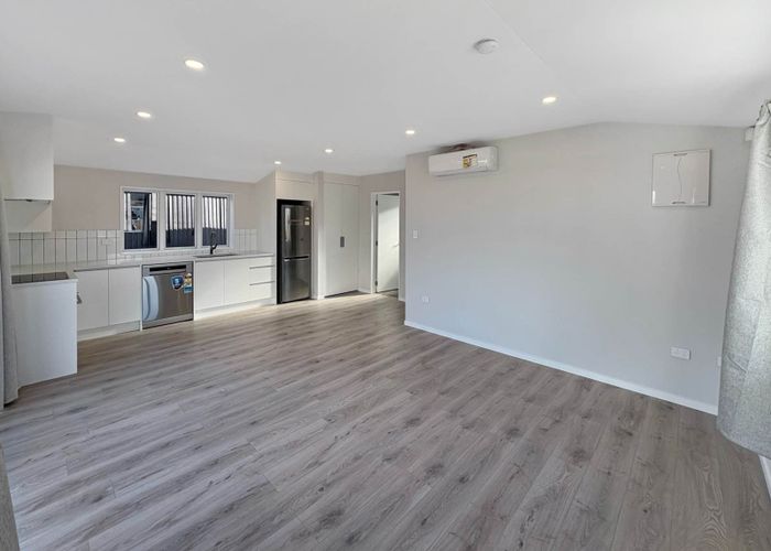  at 2/12 Kealy Road, Mount Wellington, Auckland City, Auckland