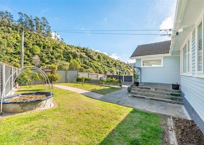  at 33 Sunny Grove, Wainuiomata, Lower Hutt