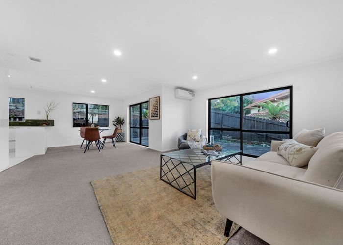  at 11 San Carlo Court, Henderson, Waitakere City, Auckland