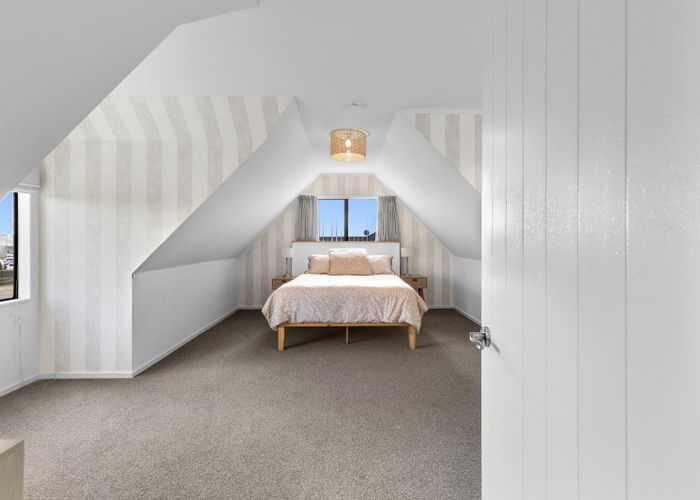  at 34 Roberts Line, Kelvin Grove, Palmerston North, Manawatu / Whanganui