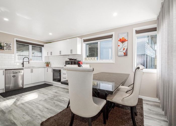  at 112  Rangituhi Crescent, Takapuwahia, Porirua, Wellington