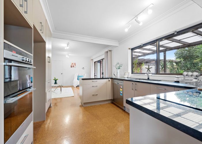  at 15 Chip Grove, Sunnyhills, Auckland