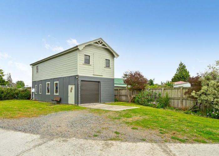  at 3 Gort Place, Lansdowne, Masterton