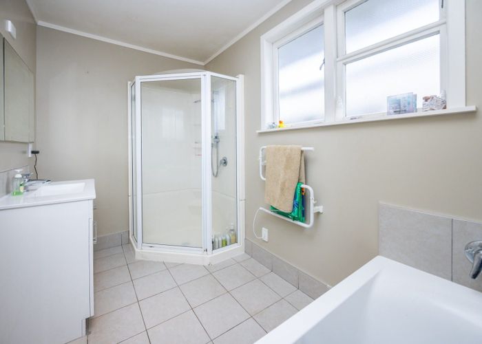  at 74 Vardon Road, St Andrews, Hamilton