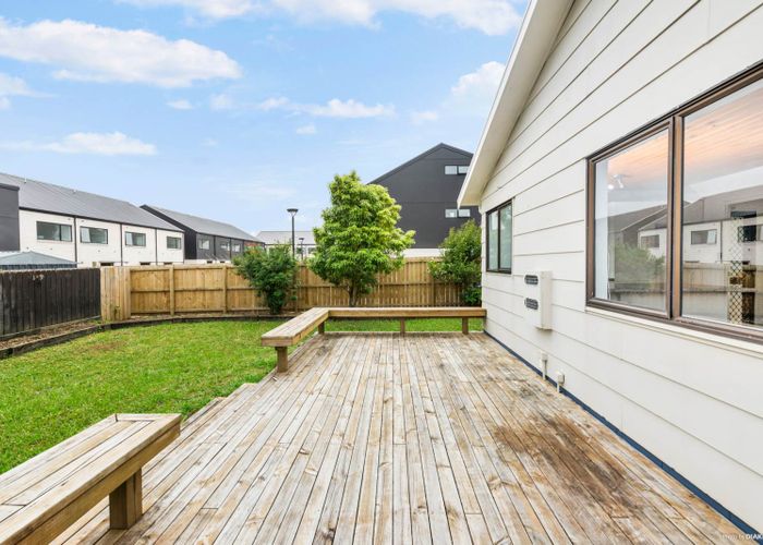  at 4/121 Bruce McLaren Road, Henderson, Auckland