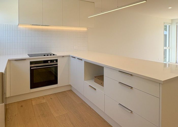  at 2/14 Nayland Street, Sumner, Christchurch City, Canterbury