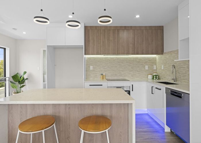  at 1/18 Hutchinsons Road, Bucklands Beach, Manukau City, Auckland