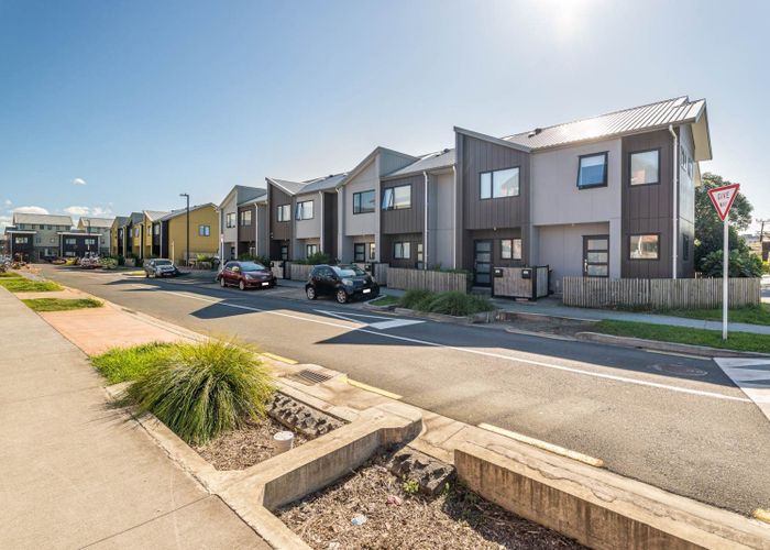  at 13 Eileen Newey Place, Henderson, Waitakere City, Auckland